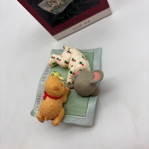 Hallmark Keepsake Grandchild's First Christmas 1994 Clip On Christmas Ornament - Picture 5 of 15